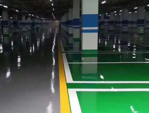 蘇州環(huán)氧地坪解析：地坪漆施工時(shí)怎么樣保護(hù)墻面、設(shè)備不被污染？