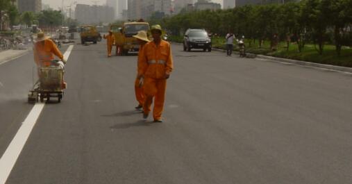 蘇州道路標(biāo)線一般是冷漆還是熱熔漆？