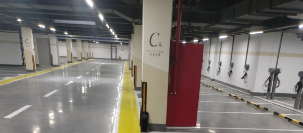 常州小區(qū)停車位劃線廠家？ 選擇江蘇中穎 